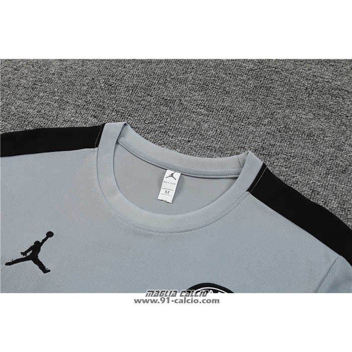 Tuta da Track
 Paris Saint-Germain Jordan Manica Corta
 2023-2024 Grigio
 - Pantaloncini
